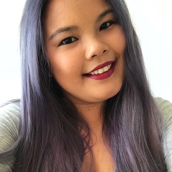 Meet Your Posher, Chelsie! - Picture 3 of 6